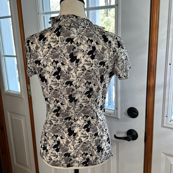 Ann Taylor Loft Floral Button Up Top - Picture 2 of 7